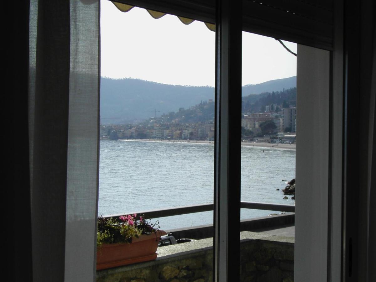 Cadorna Fronte Mare Lägenhet Alassio Exteriör bild
