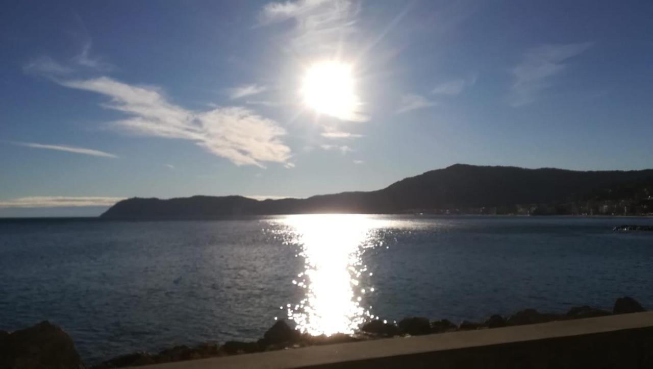 Cadorna Fronte Mare Lägenhet Alassio Exteriör bild